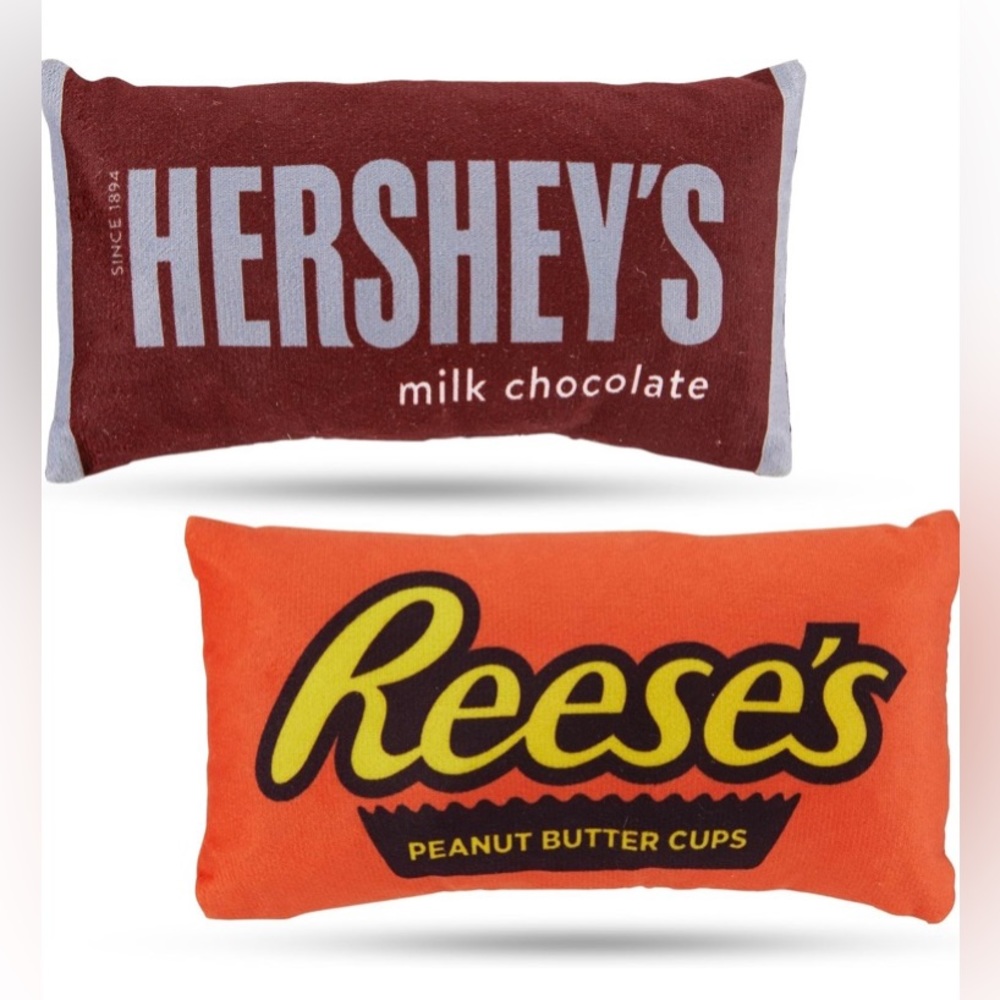 New Reeses Dog squeaky Toy